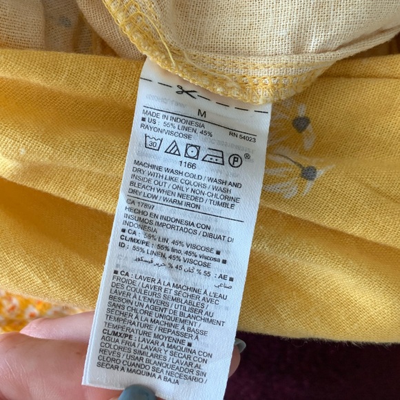 Old Navy Linen Romper with tie - Picture 4 of 4